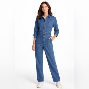 Banana Republic Denim Jumpsuit size 6
Button front dark Wash
